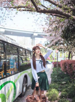 年轻的小婊孑4中文字幕_DVD免费全集观看