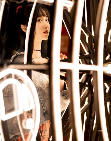 日韩少女邪恶动态图片_BD国语手机在线观看