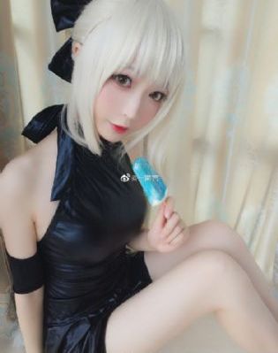 欧美尼龙丝袜人妖_720手机在线观看